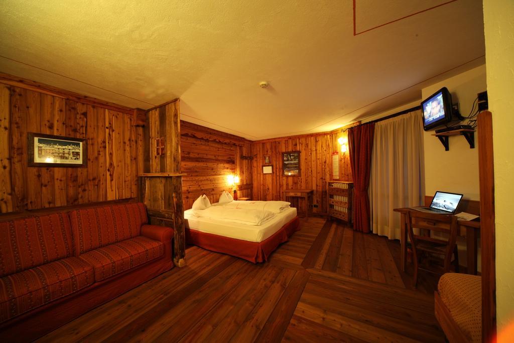 La Torretta Hotel 查兰德圣安塞尔 外观 照片